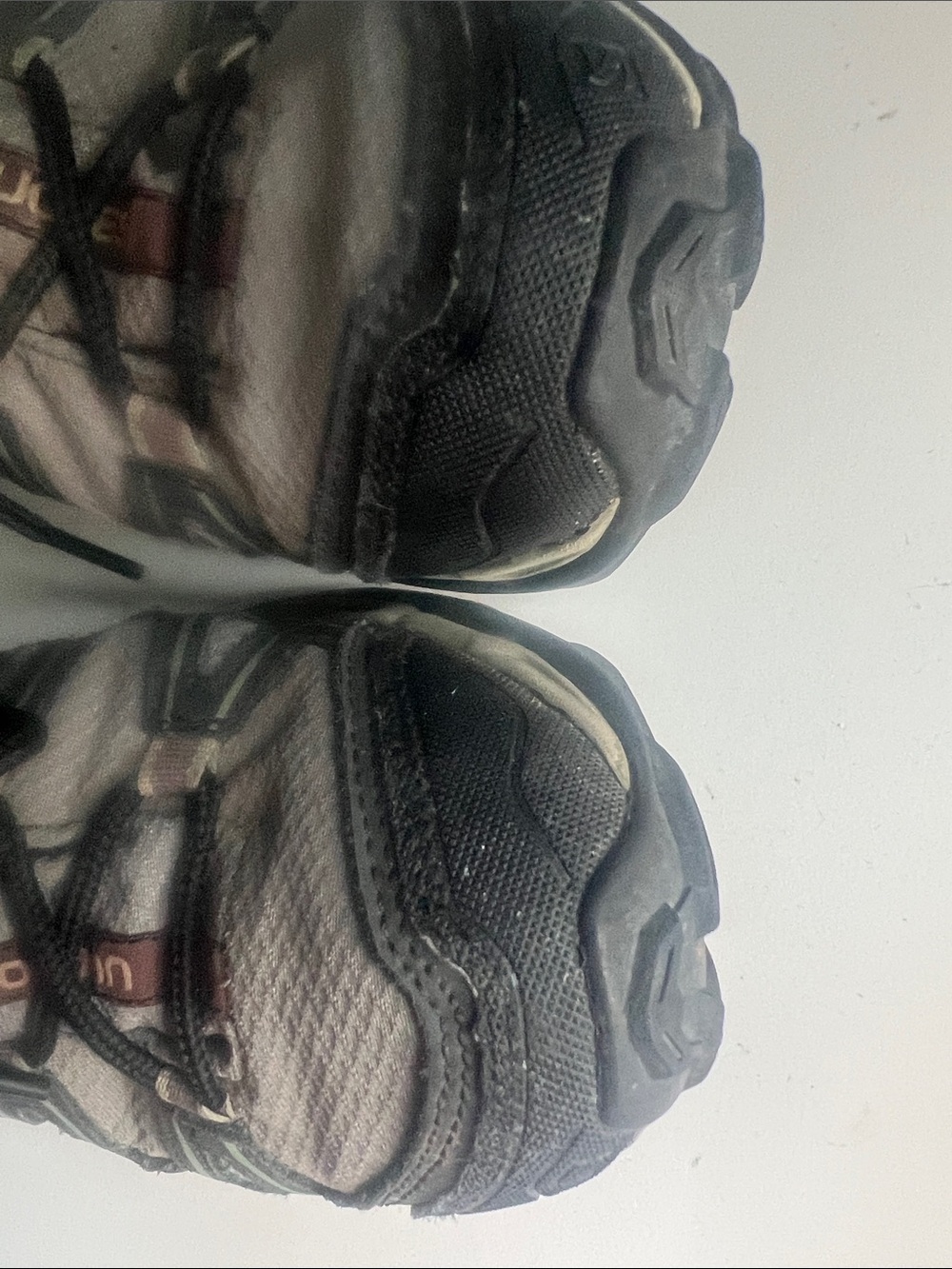 Salomon Women's Gray and Pink Trail Hiking Sneakers Sz 9 - Picture 11 of 13